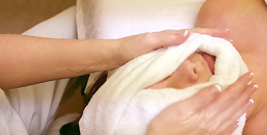 Massagetechniek met behulp van een handdoek